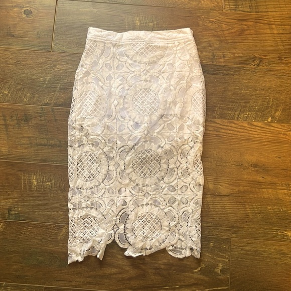 Lace skirt with built in shorts - Picture 1 of 3